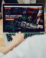 Onbeperkt films en series kijken;  wat voor internetabonnement heb je nodig?